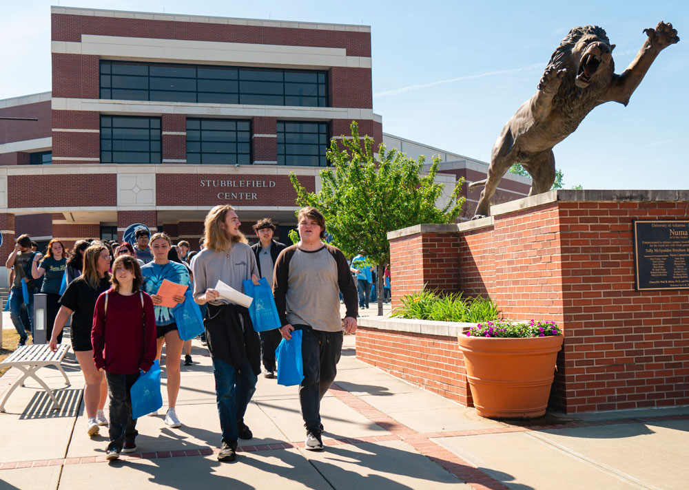 High school students attend Den Day